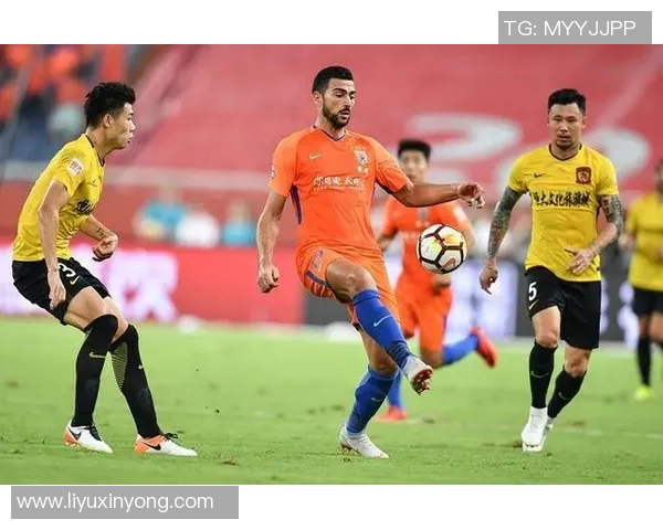 武汉队主场大胜恒大，积分榜排名升至第四位，球迷欢呼雀跃