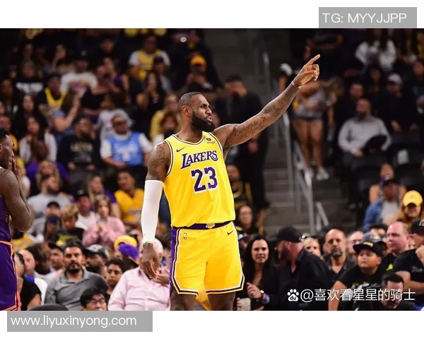 詹姆斯与姚明的对决历史回顾及其对NBA的深远影响分析 詹姆斯与姚明的对决历史回顾及其对NBA的深远影响分析